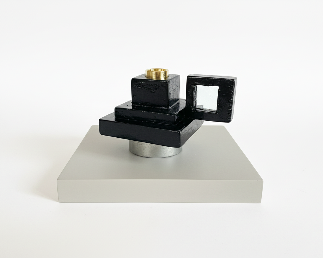 Portal Candle — Midnight Gloss / Brass